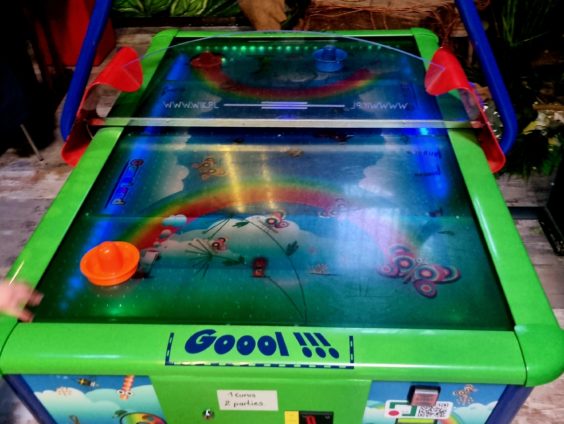 Jeux électroniques : air hockey